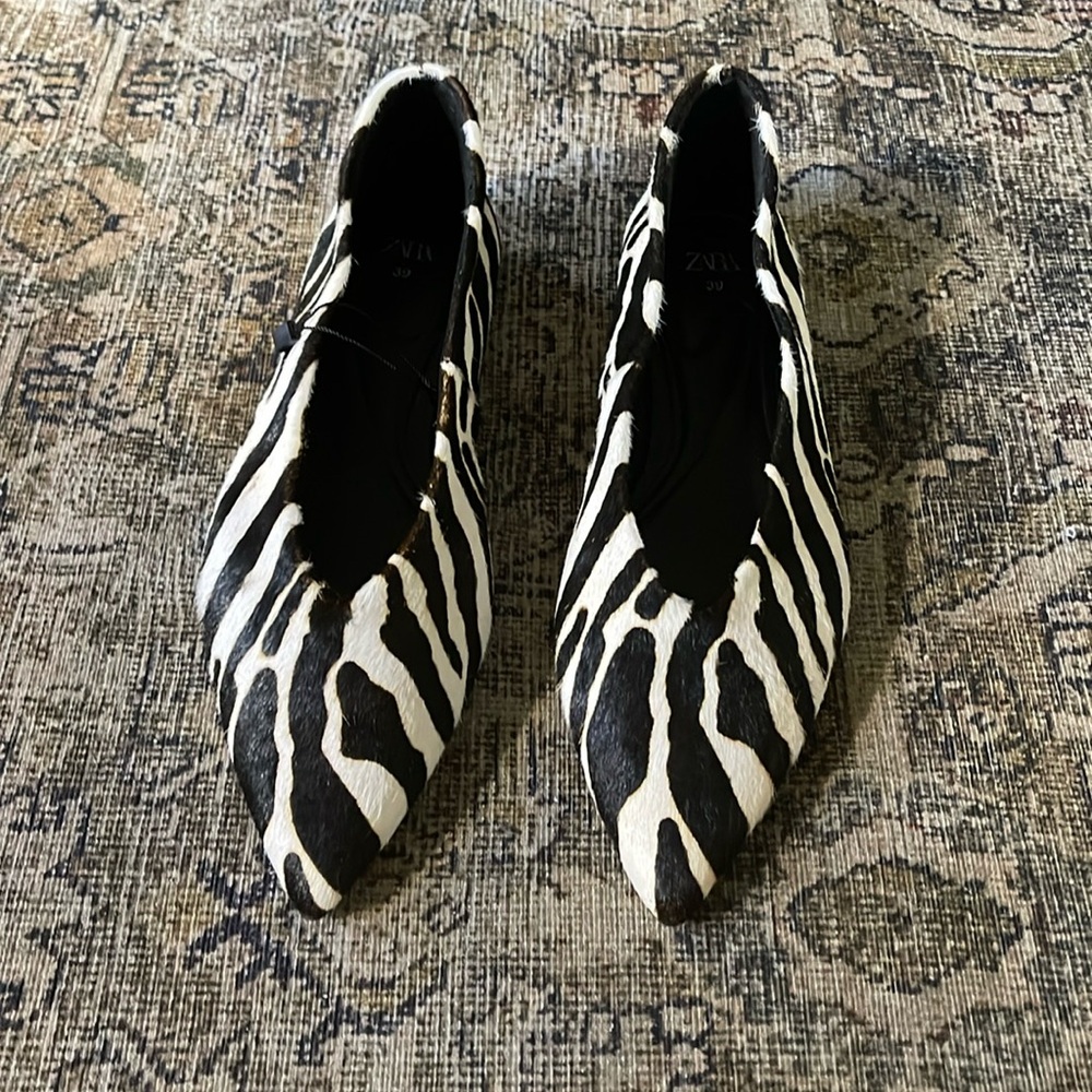 BEAUTIFUL ZARA FLATS, NW NOT IN ORIGINAL BOX